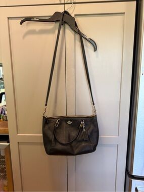 Coach Kelsey Black Pebbled Leather Crossbody Shoulder Bag with Gold Hardware